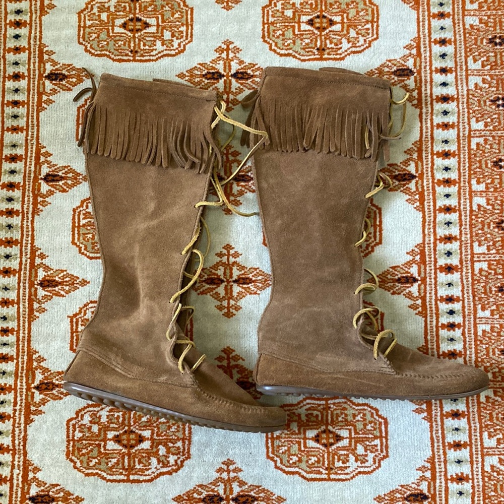 Minnetonka Tall Lace Up Moccasin Boot Size 10